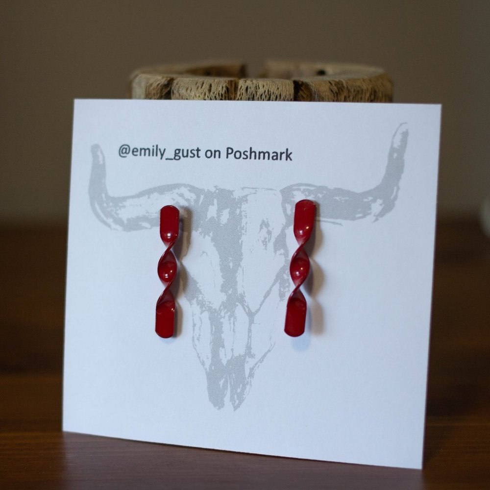 ✨ 3/$15✨ 80s-90s Twizzler Metal Stud Earrings